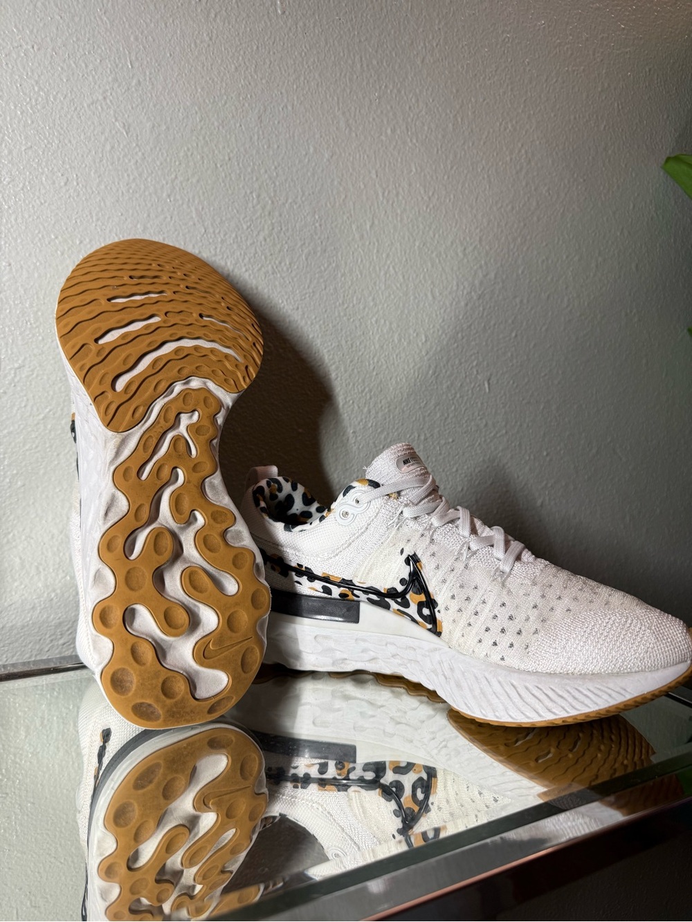Nike React Infinity Run Flyknit 3 Women’s 7.5 White Leopard Print Shoes - Picture 2 of 7